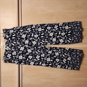 J. Jill Wearever Full Leg Cropped Navy and White Floral Print Pants Size S